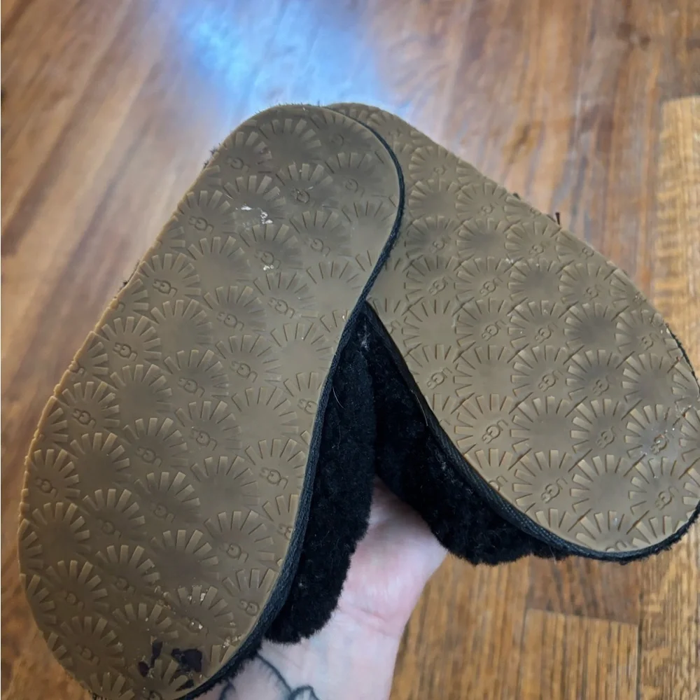 UGG Black Kids Slippers